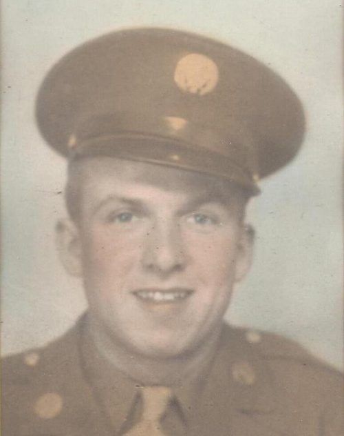 William Amburn (links) und William Kanos, um 1945. Ancestry/Find a Grave