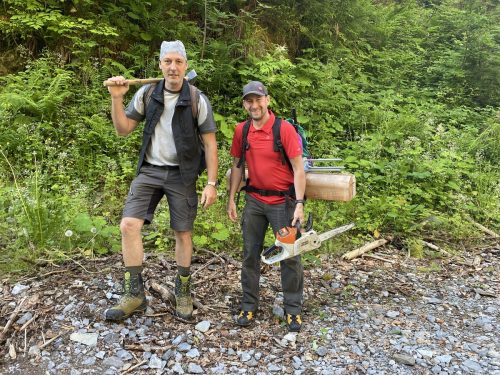 Wolfgang Burtscher (l.) vom Bauhof Vandans und Andreas Marent von Montafon Tourismus. VN/JUN