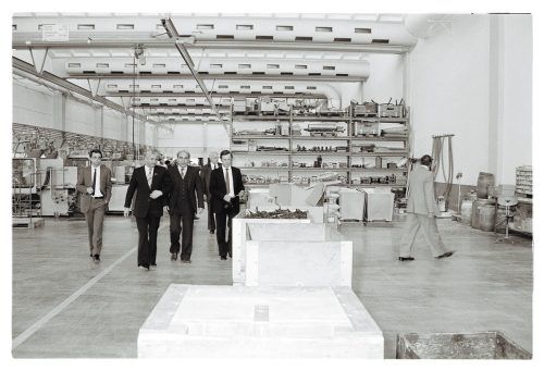1980 besuchten die sowjetischen Gäste unter anderem die Werkhallen der Firma Blum in Höchst. Helmut Klapper, Vorarlberger Landesbibliothek