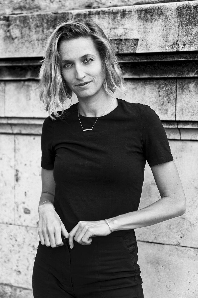 Alina Lindermuth thematisiert in „Fremde Federn“ ein wichtiges gesellschaftliches Thema. mercan falter
