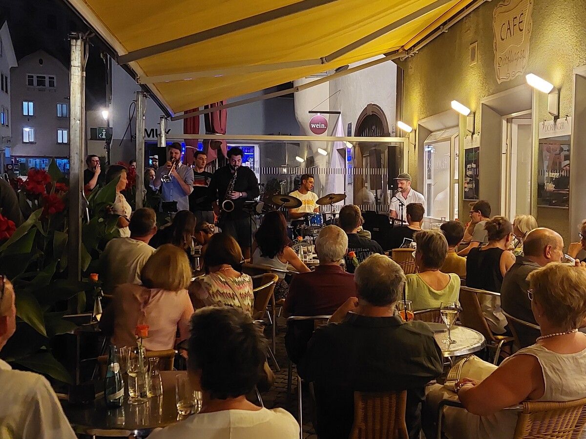 Am Donnerstagabend lockte das „Fierobad Jazz Spezial“ in die Bludenzer Innenstadt. stadt bludenz (3)