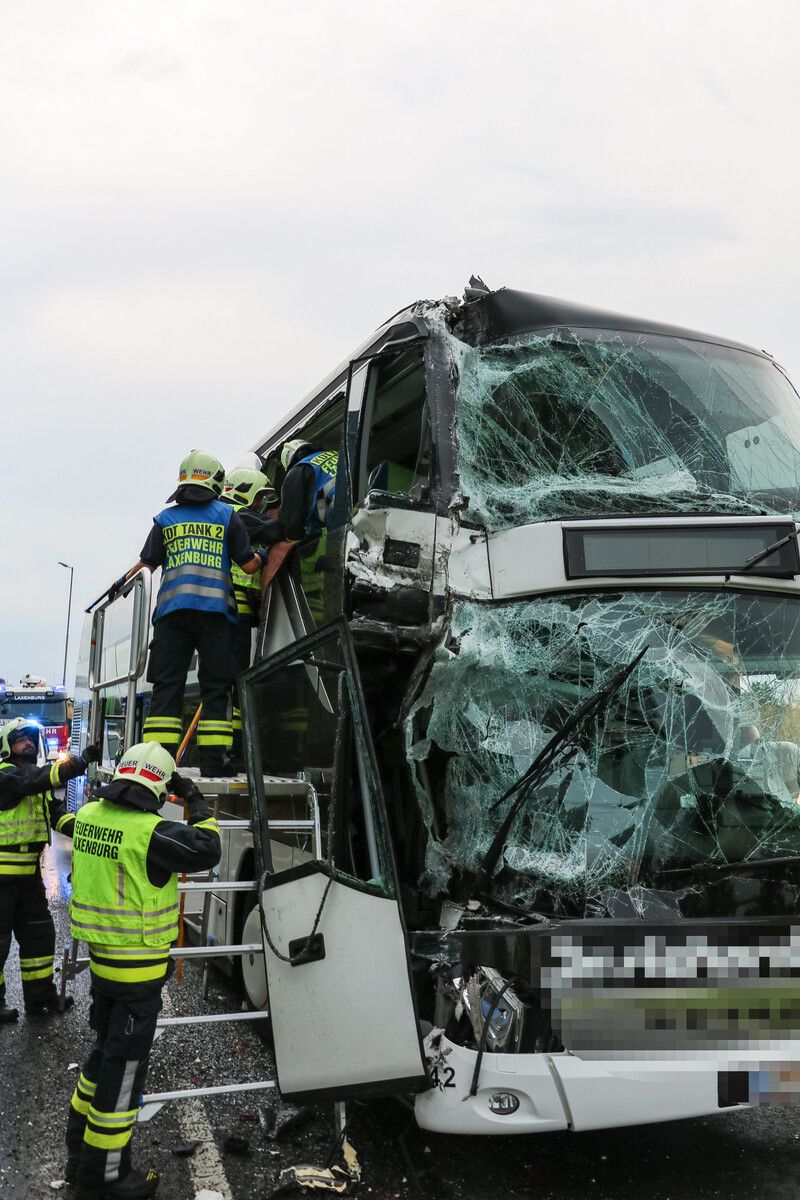 Bei dem Unfall wurden neun Menschen verletzt. APA