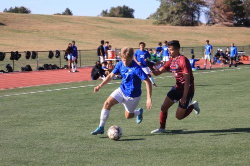 Bei den Barton Cougars startet der Bregenzer Samuel Jörg (links) in sein zweites Jahr in den USA. Das Ziel ist der Einzug in die Nationals. Privat