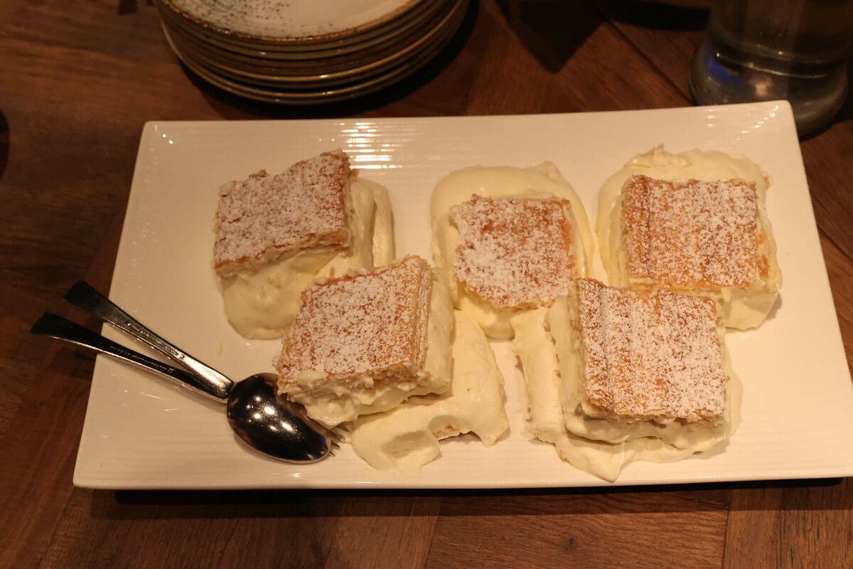 Cremschnitte gab es auf besonderen Wunsch des Hausherrn.