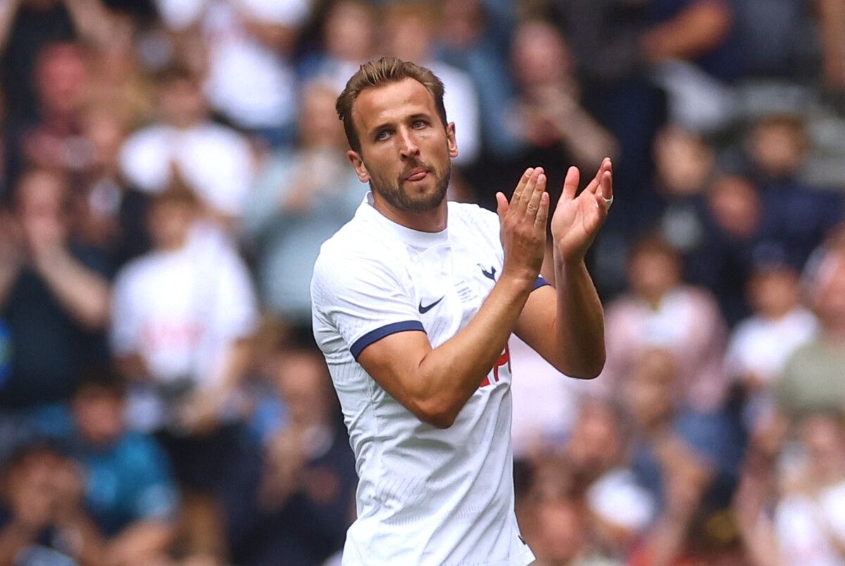Da klatscht er, der Harry Kane: Tottenham soll das Angebot für ihn von Bayern München über 100 Millionen Euro akzeptiert haben.reuters