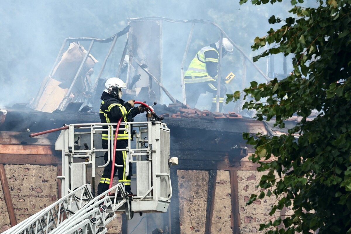 Das Feuer brach gegen 6.30 Uhr aus. 17 Menschen wurden in Sicherheit gebracht. AFP