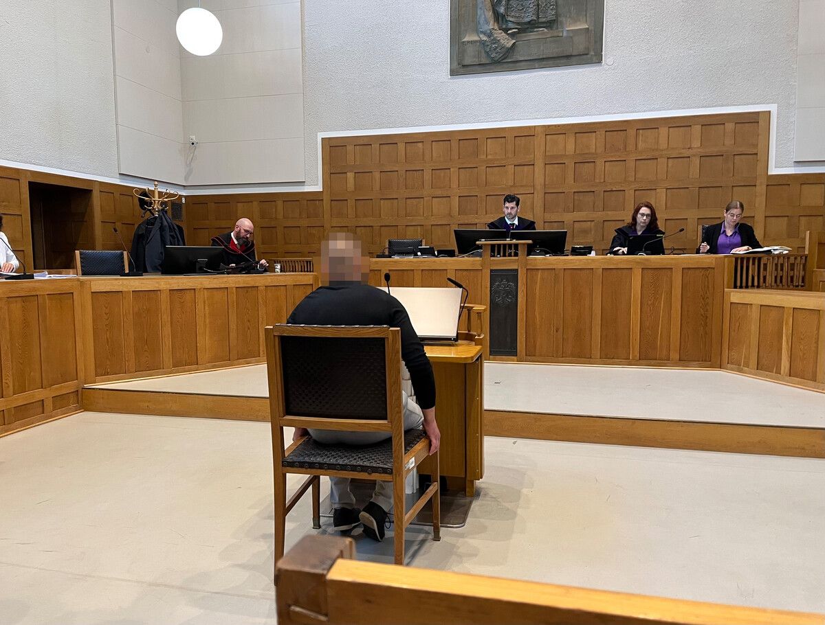 Dem 34-jährigen Angeklagten werden vor Gericht mehrere Taten vorgeworfen. VN/Plesch