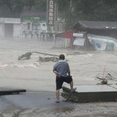 Auf Vermisstensuche nach Flut in Peking