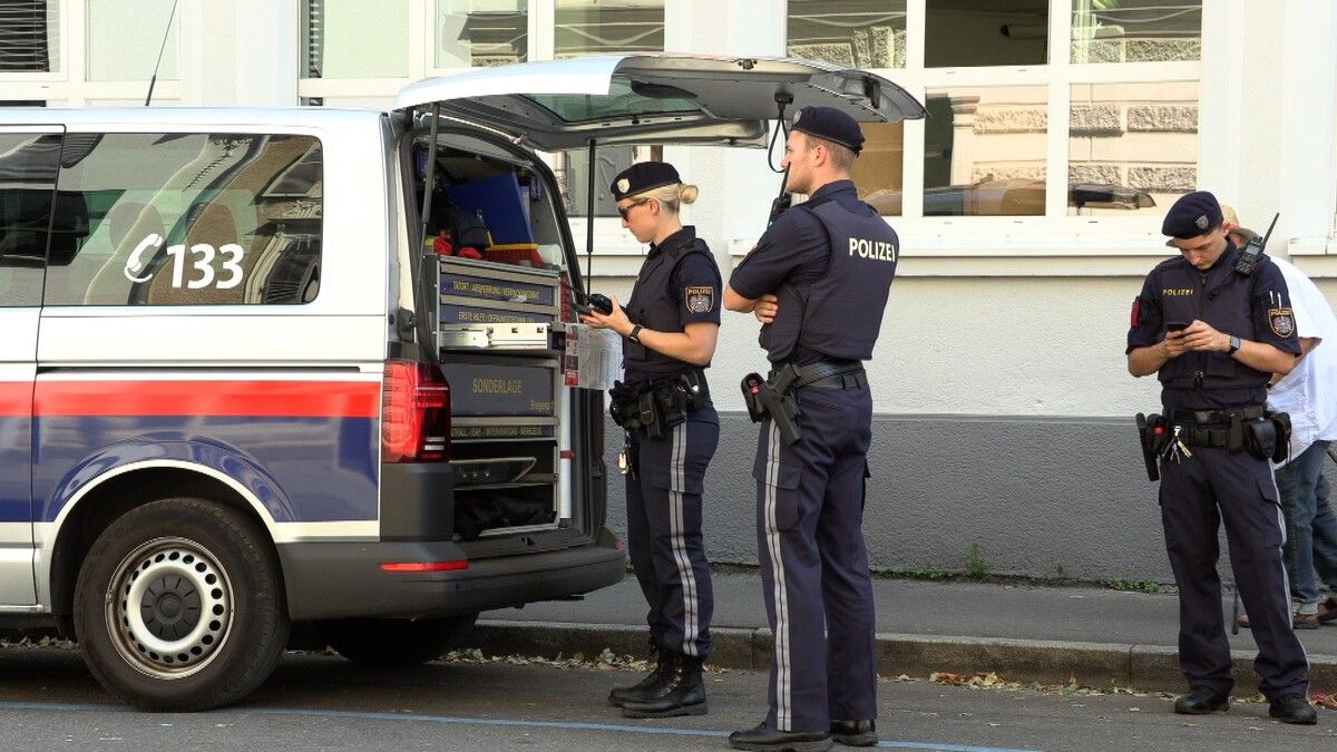 Die Polizei bei der Fahndung nach dem falschen Ermittler.m. shourot