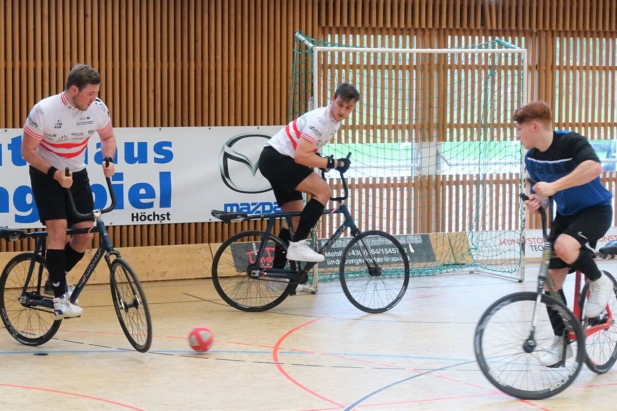Die Radball-Titelverteidiger Patrick Schnetzer (links) und Stefan Feurstein sind in Glasgow die großen Favoriten auf den Titel.maurer