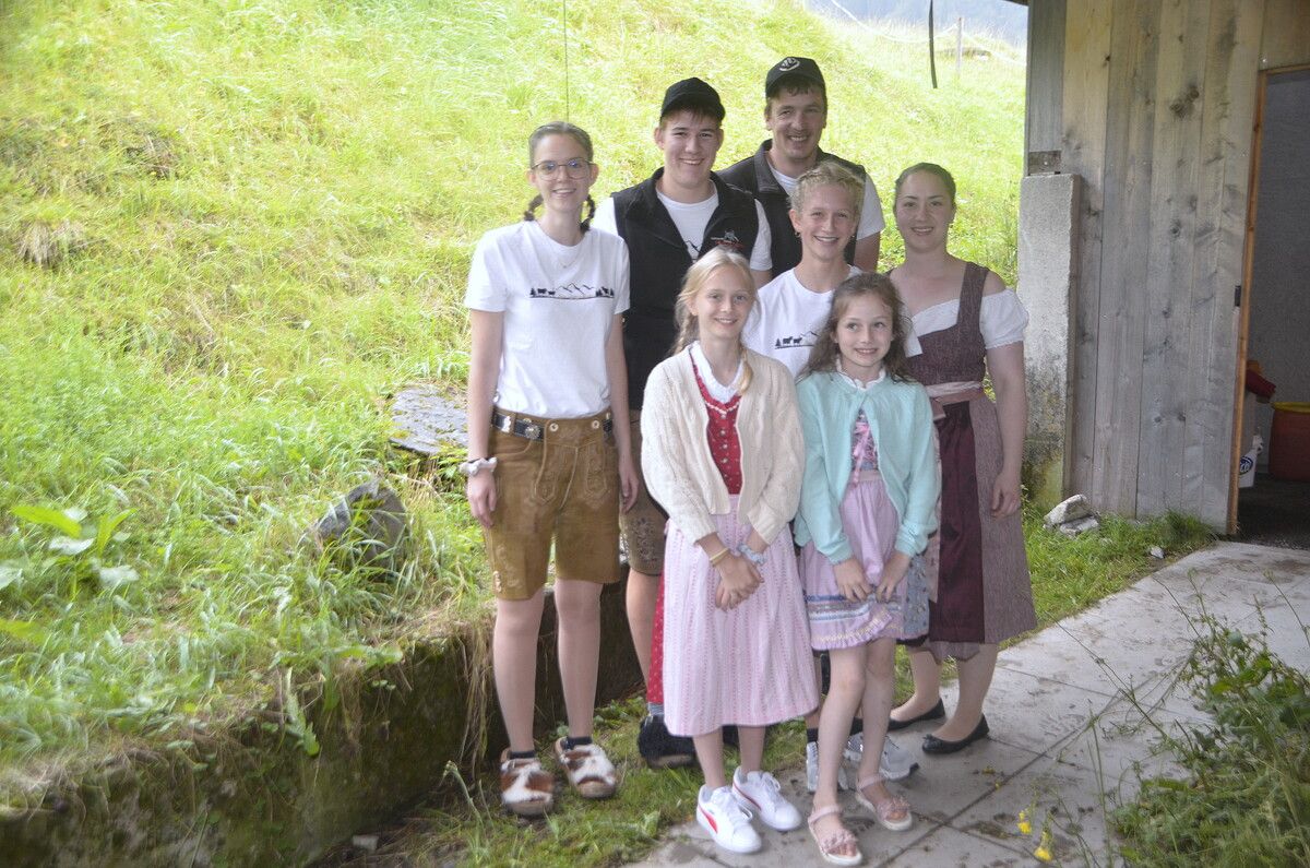 Die Sennfamilie sorgt auch bei der Milchttrinkstube für das leibliche Wohl.