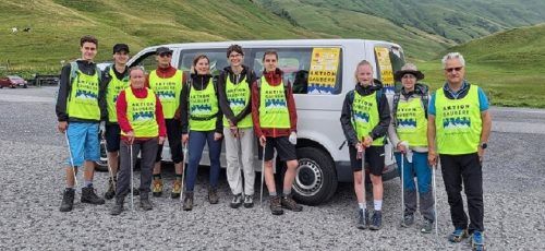Die Teilnehmer der ersten Schwerpunktaktion am Hochtannberg. Über den Sommer werden über 600 Kilometer Wanderwege, Seeufer und Flussstrecken gesäubert. Alpenschutzverein