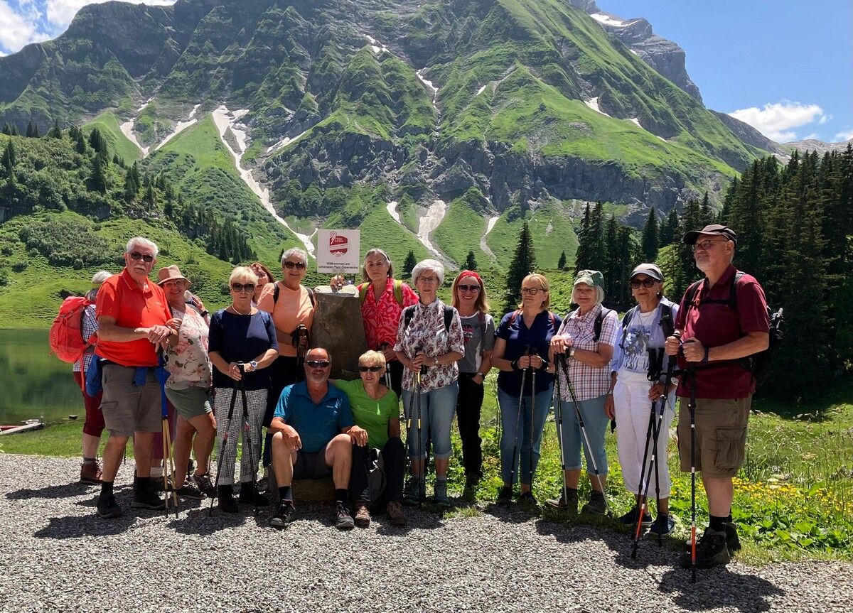 Die Wandergruppe am Körbersee. 50plus Bregenz