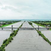 Außendämme trotzen den Wassermassen
