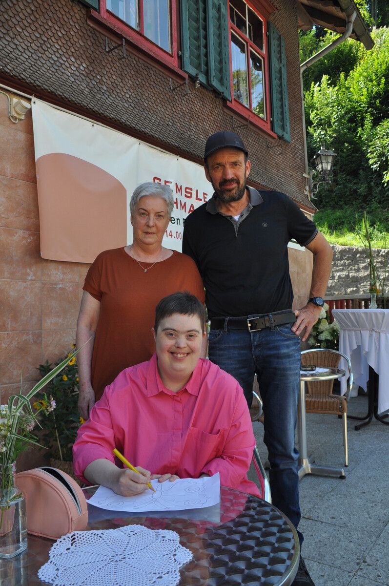 Die Werke von Susanne Burtscher können im Flohmarktlädele in Blons besichtigt werden.hab (2)