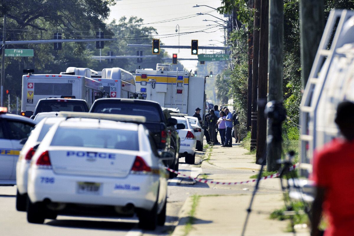 Ein maskierter weißer Mann hat in Jacksonville im US-Staat Florida in einem Geschäft drei schwarze Menschen erschossen. Die Tat sei rassistisch motiviert gewesen, teilte der Sheriff mit. BOB SELF/USA TODAY NETWORK