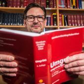 Anwalt Klagian zur Causa Siemens: Nebenbeschäftigungen unvereinbar.“ »A3