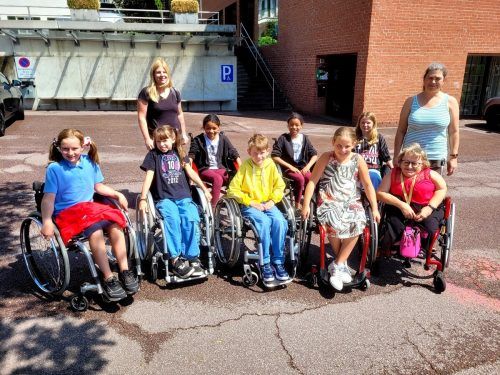 Für die Kinder war dieser „Rollstuhlsensibilisierungs-Workshop“ bei so viel „Äktschn“ ein abwechslungsreicher und sehr informativer Nachmittag. Und es hat vor allem Spaß gemacht. BMS (2)