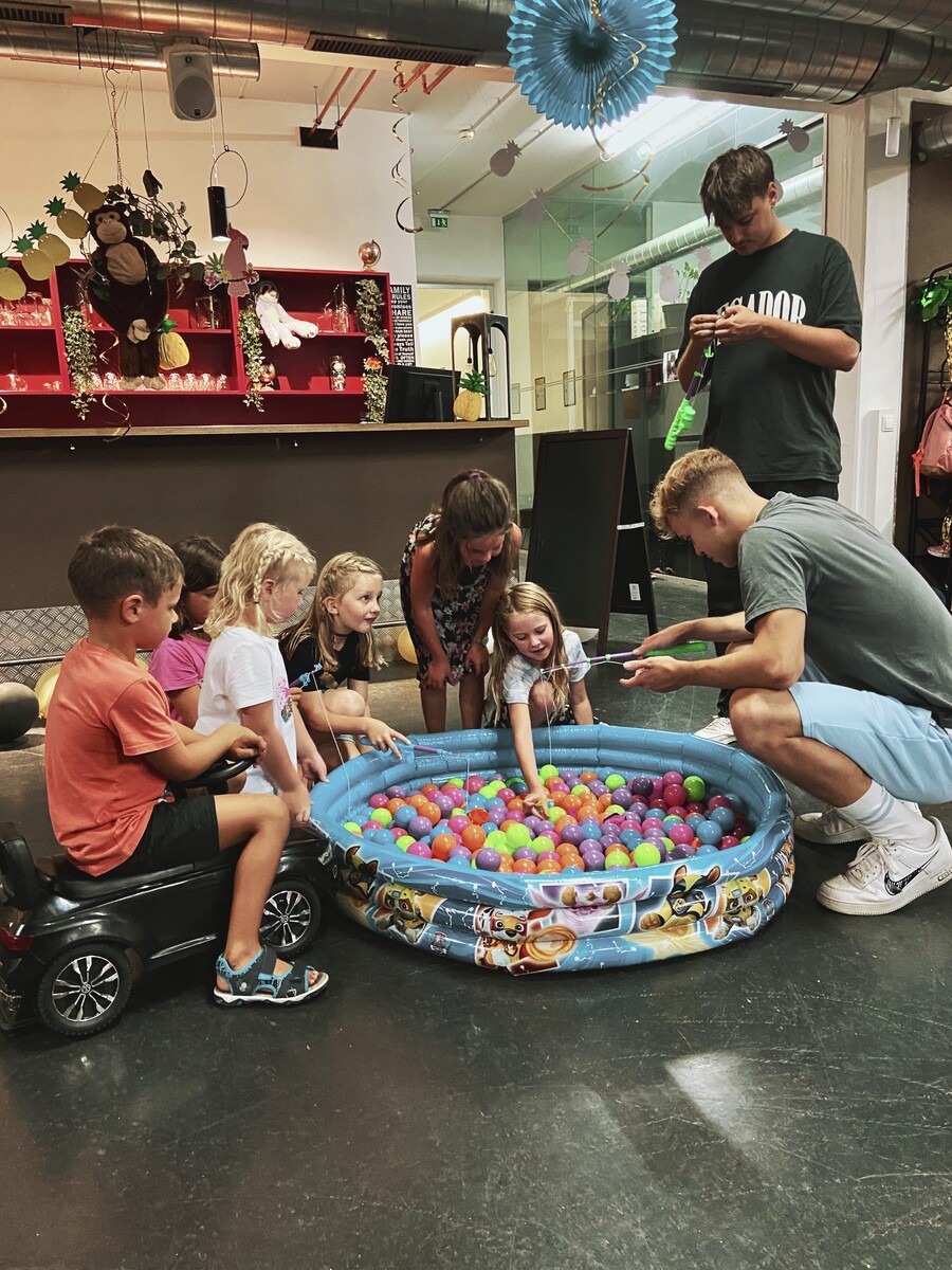 Große und Kleine hatten bei den vielen Partyspielen ihren Spaß.Stadt