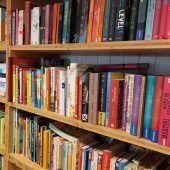 Bücherflohmarkt im Austriahaus