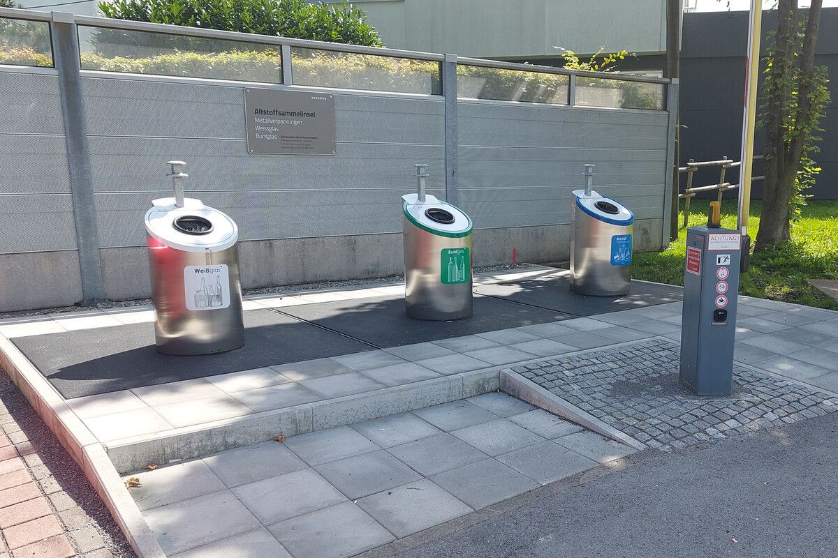 In Schoren wurde eine neue Unterflur-­Sammelstelle in Betrieb genommen.std