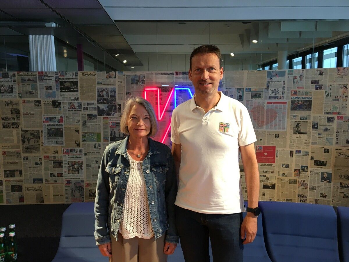 Irmgard und Peter Mayerhofer haben das Buch „Die schönsten Bergwanderungen in Vorarlberg“ auf den aktuellen Stand gebracht. VN/GASSER