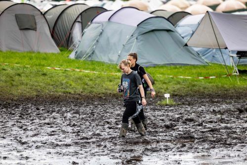 Knöcheltiefer Schlamm: Die Besucherzahl in Wacken musste begrenzt werden.