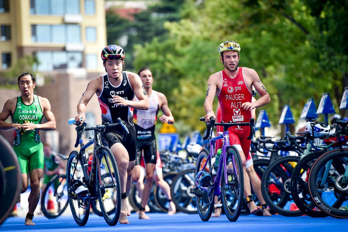 Leon Pauger (rechts) konnte sein bestes Weltcup-Ergebnis egalisieren und sammelt wichtige Punkte für die Olympia-Qualifikation.World Triathlon/Schmidt