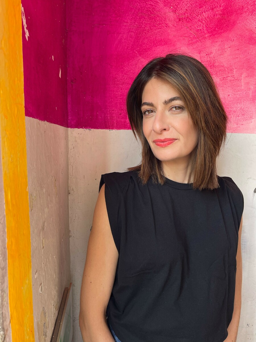 Linda Zervakis hat ihre Erfahrungen auf dem Land in einem Buch verarbeitet. Elissavet Patrikiou