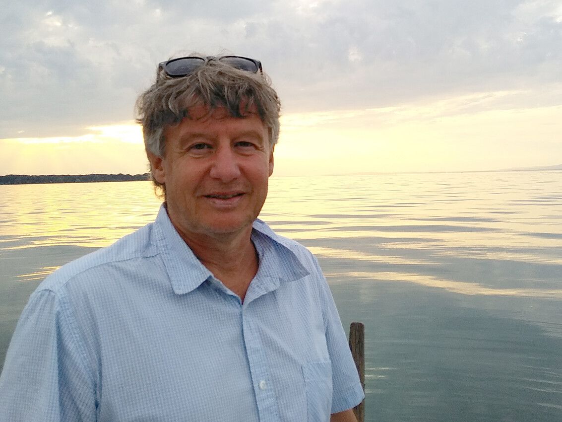 Mario Wüschner sorgt dafür, dass KI einen Platz im Unterricht findet.