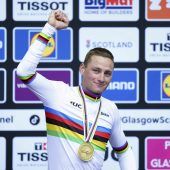 Trotz Sturz im Regen: Van der Poel rast auf den WM-Thron