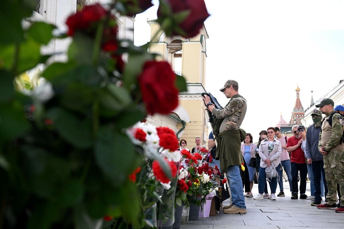 Menschen in Moskau zollen Jewgeni Prigoschin ihren Respekt.AFP