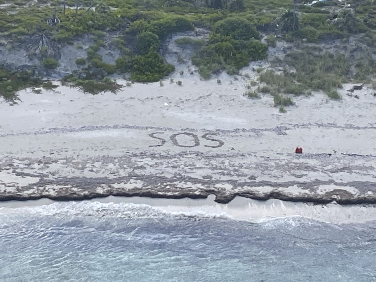 Mit diesem Schriftzug im Sand konnte der Niederländer auf sich aufmerksam machen.