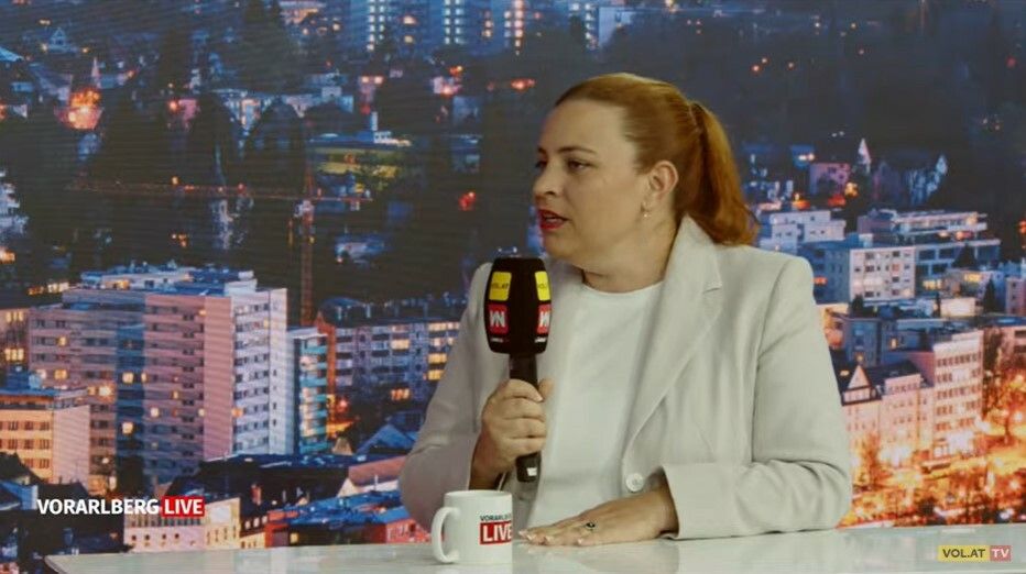 Nationalratsabgeordnete Nina Tomaselli sieht ebenfalls die Glücksspielindustrie sehr kritisch und steht auf der Seite des Spielerschutzes.vlive