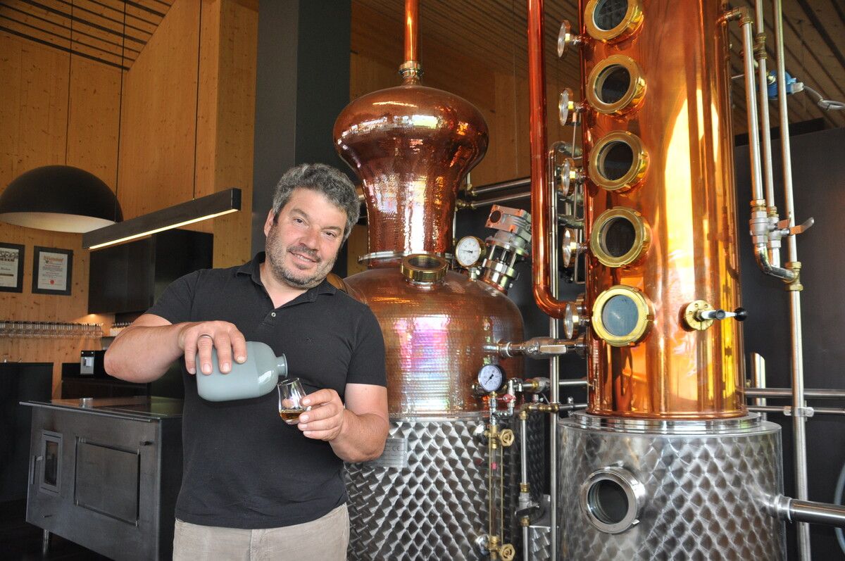 Neben Schnaps, Bränden und Gin erobert nun auch Whisky die Vorarlberger Brennkultur. HAB