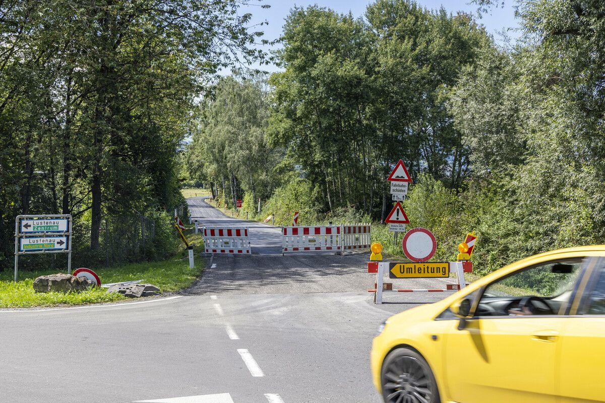 Nichts geht über die Senderstraße. Das mussten viele Autofahrer zur Kenntnis nehmen. Bald wird die Sperre kurzfristig aufgehoben. VN/Paulitsch