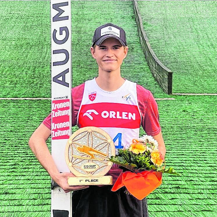 Niklas Bachlinger zeigte in Polen gute Sprünge, holte Platz eins und fünf.Privat