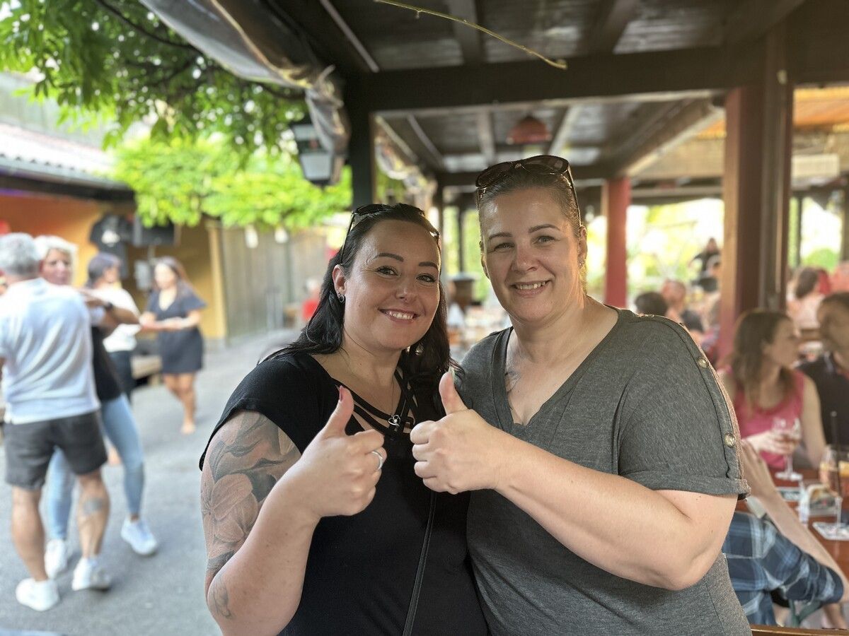 Silke Müller und ihre Freundin Nina Gohm stehen auf US-Cars. BI
