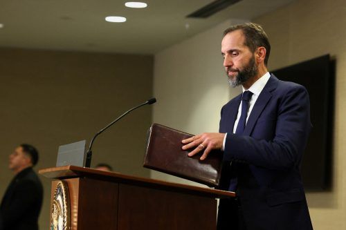 Sonderermittler Jack Smith gab die für einen Präsidenten beispiellose Anklage in Washington bekannt. Reuters