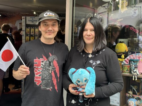 Stefan und Anja Wehinger vom NöRD Shop in Bludenz freuten sich über das rege Interesse am Japan-Tag in ihrem Geschäft.