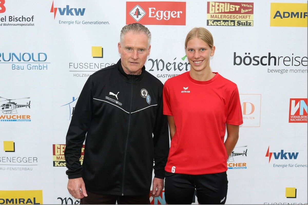Trainer Klaus Stocker mit Cheyenne Benneker.knobel
