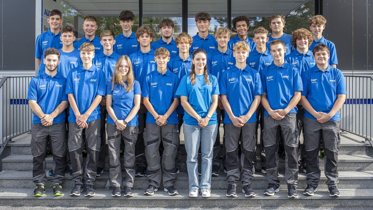 alpla 22 neue Lehrlinge begannen ihre Ausbildung in Hard und Fußach – deutlich mehr als zuvor. Neu ausgebildet werden nun Fertigungsmesstechniker.