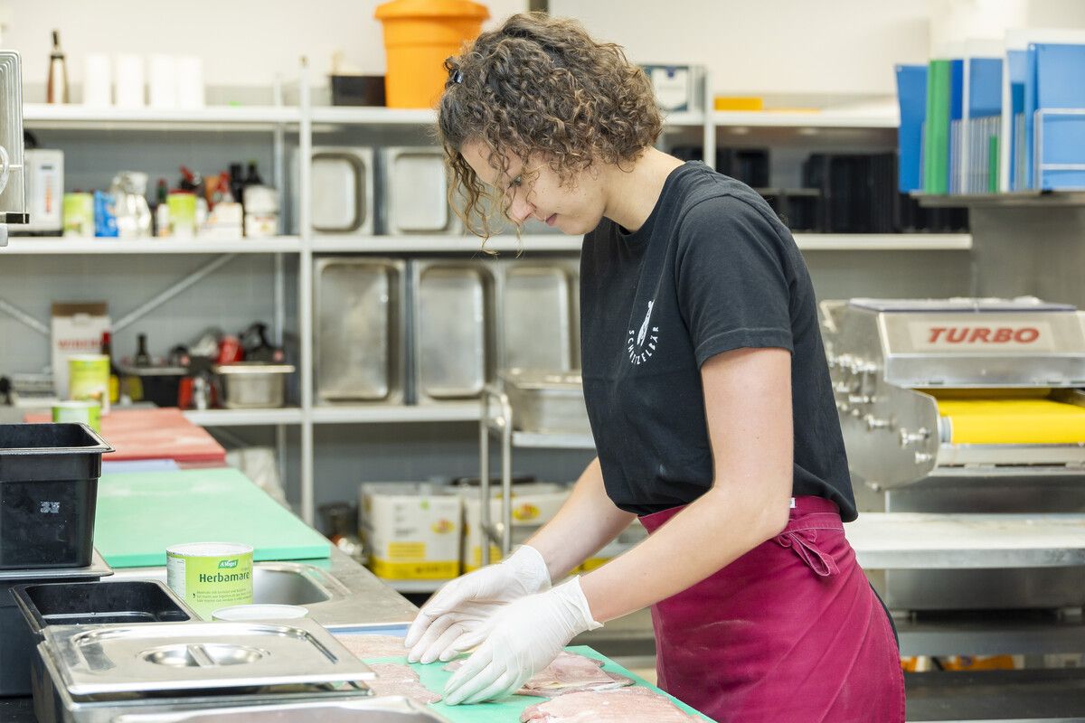 Am neuen Standort in Höchst wird die Eröffnung voraussichtlich 14 neue Arbeitsplätze schaffen.