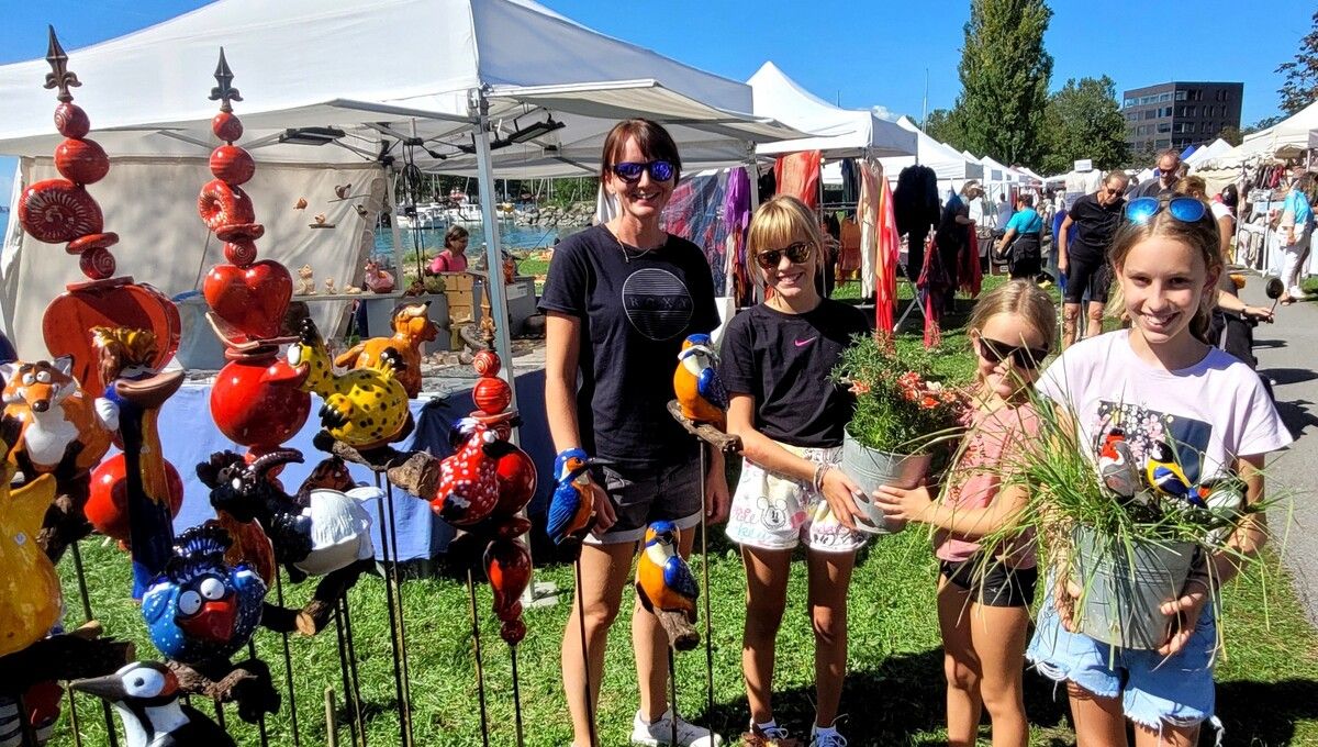 Auch der diesjährige Kunstmarkt im besonderen Ambiente am Lochauer Kaiserstrand beeindruckte und begeisterte die zahlreichen Besucher. bms (2)