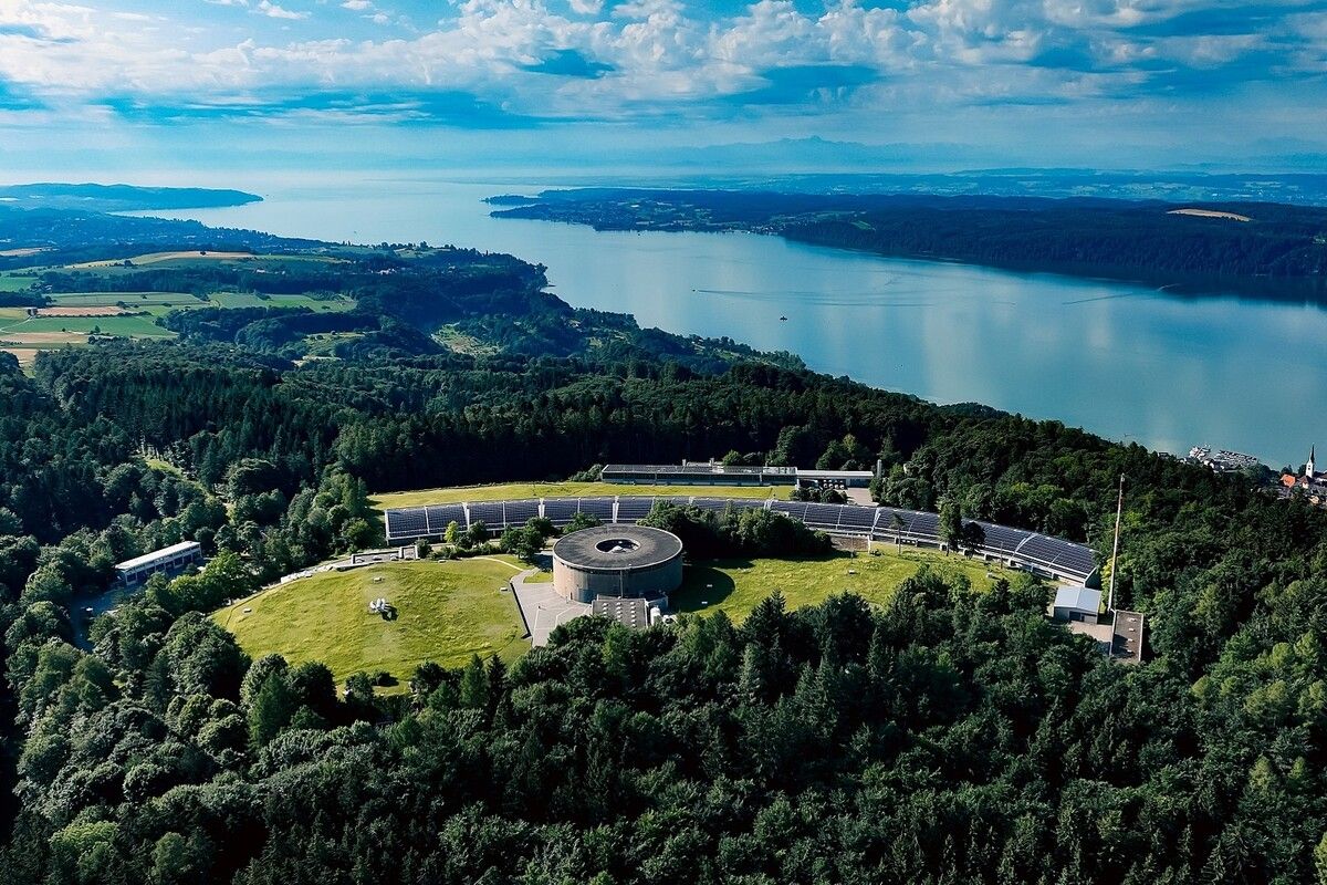 Auf dem Sipplinger Berg stehen die Aufbereitungsanlagen der Bodensee-Wasserversorgung.Bodensee-Wasserversorgung