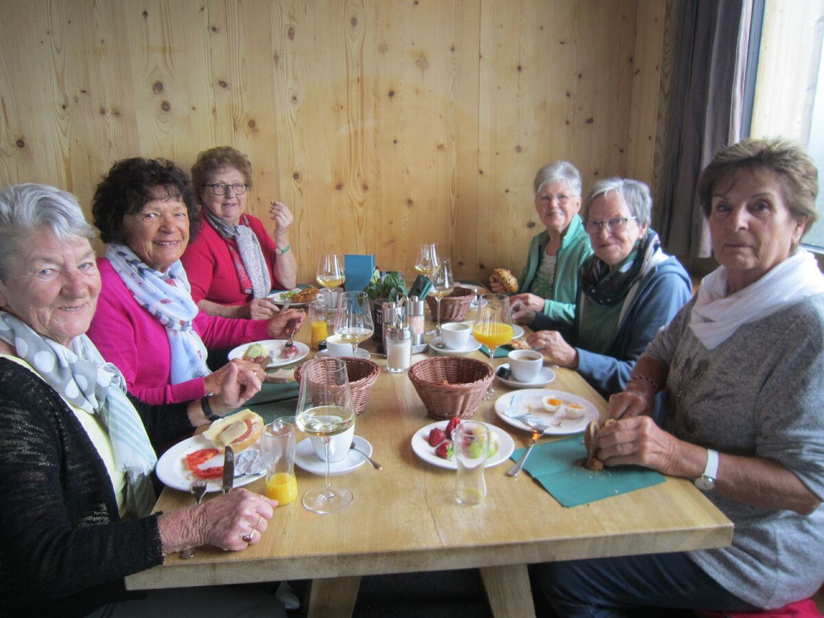Bei schönstem Wetter war der Seniorenbund 50 plus Göfis im Brandnertal beim Bergfrühstück.50 plus GÖFIS