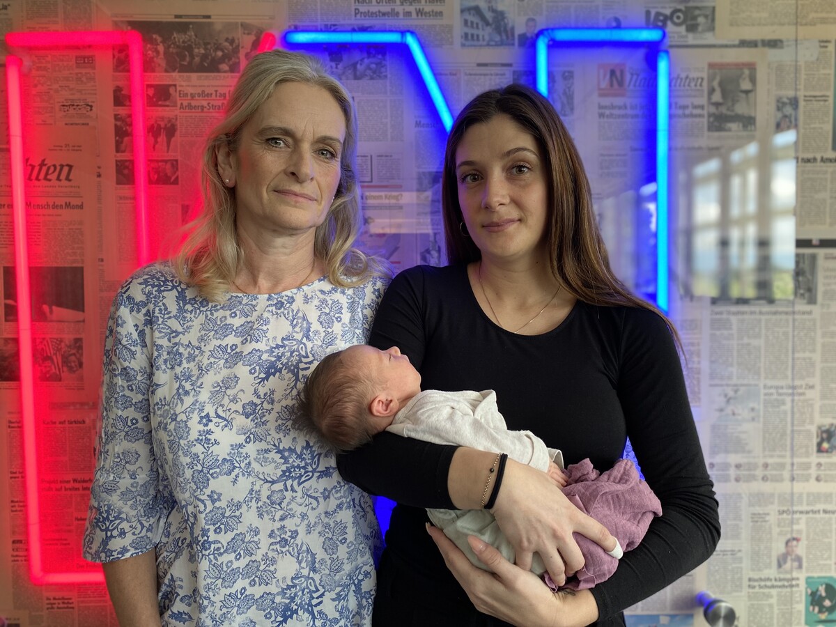 Birgit Dickbauer und Sandra Troll stießen die Debatte um das gestrichene Kinderbetreuungsgeld an. Für sie ändert sich durch die Gesetzesnovelle jedoch nichts. VN