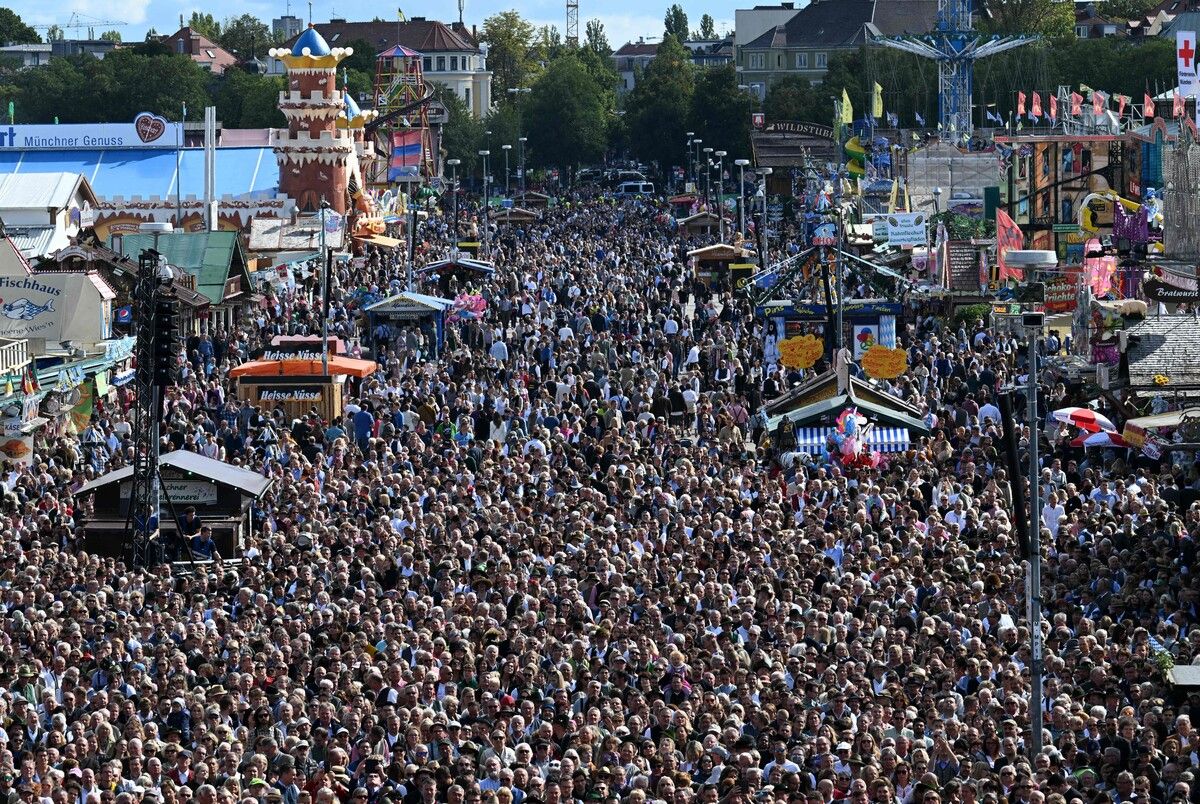 Vergangenes Jahr strömten 7,2 Millionen Besucher aus aller Welt auf die Theresienwiese.⇒AFP