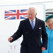 Neuer Reiseantritt für Charles und Camilla