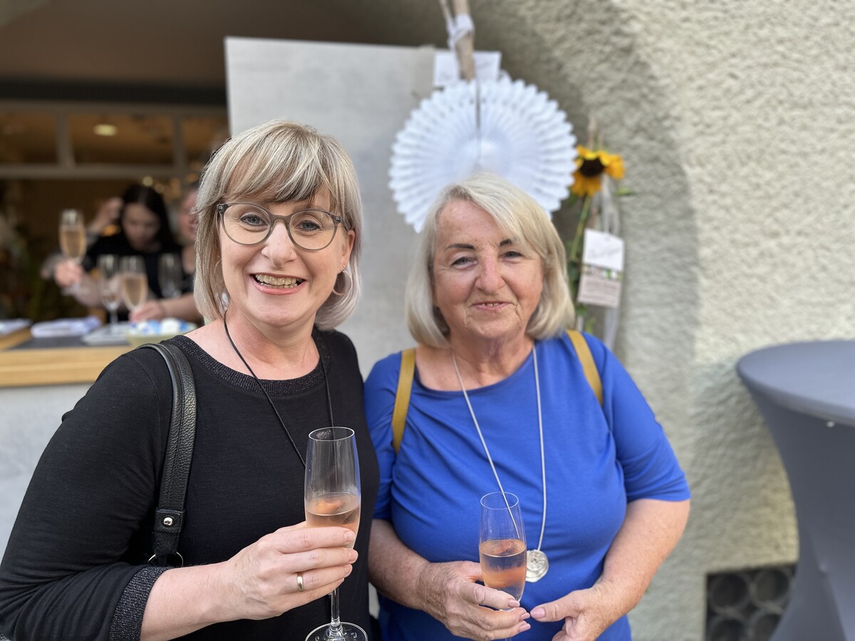 Christine Schapler, Schwester von Jacki, sowie Mutter Brigitte Woduschegg.